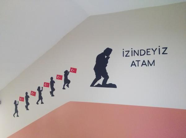 Okul Koridorlarımızda Atatürk Haftası Etkinliği