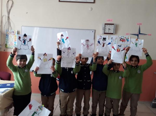 Okulumuz 3/A Sınıfı Öğrencileri Kardan Adam Sanat Çalışması Yaptı