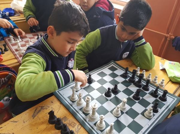 Okulumuz 3/A Sınıfı Öğrencileri Satranç Turnuvasına Hazırlanıyor