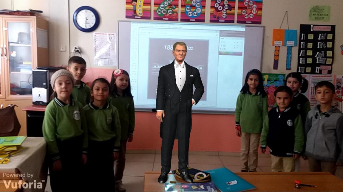 Okulumuz 2/B Sınıfı Öğrencileri Arttırılmış Gerçeklikle Atatürk etkinliği yaptı.