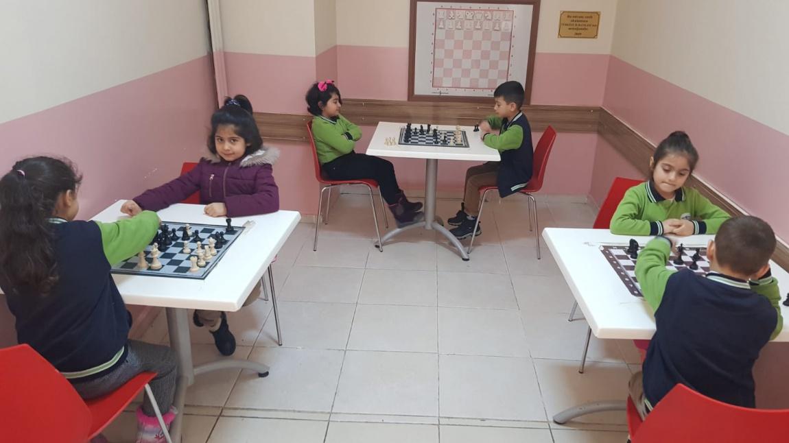 Satranç Turnuvası 1.Sınıfların 1.Tur Maçlarıyla Başladı