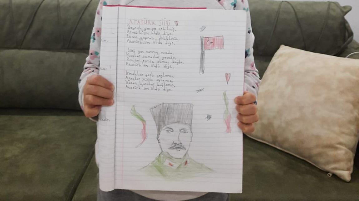Okulumuz 2/A sınıfı öğrencileri ''Atatürk Şiiri'' yazma etkinliği yaptı.