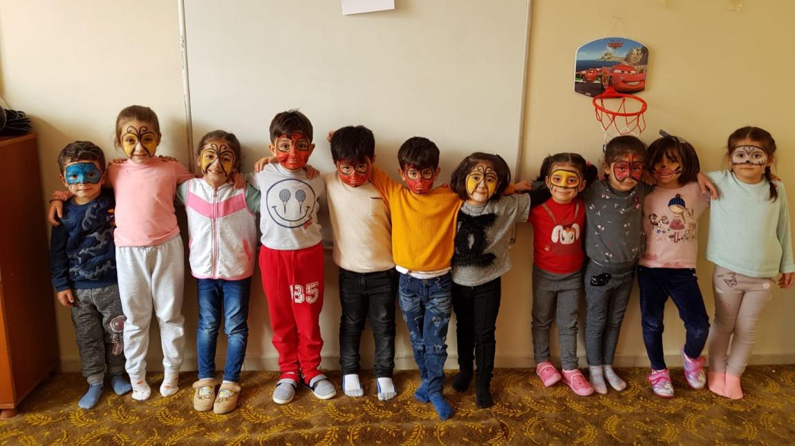 Okulumuz Anasınıfı B Şubesi öğrencileri yüz boyama etkinliği yaptı.